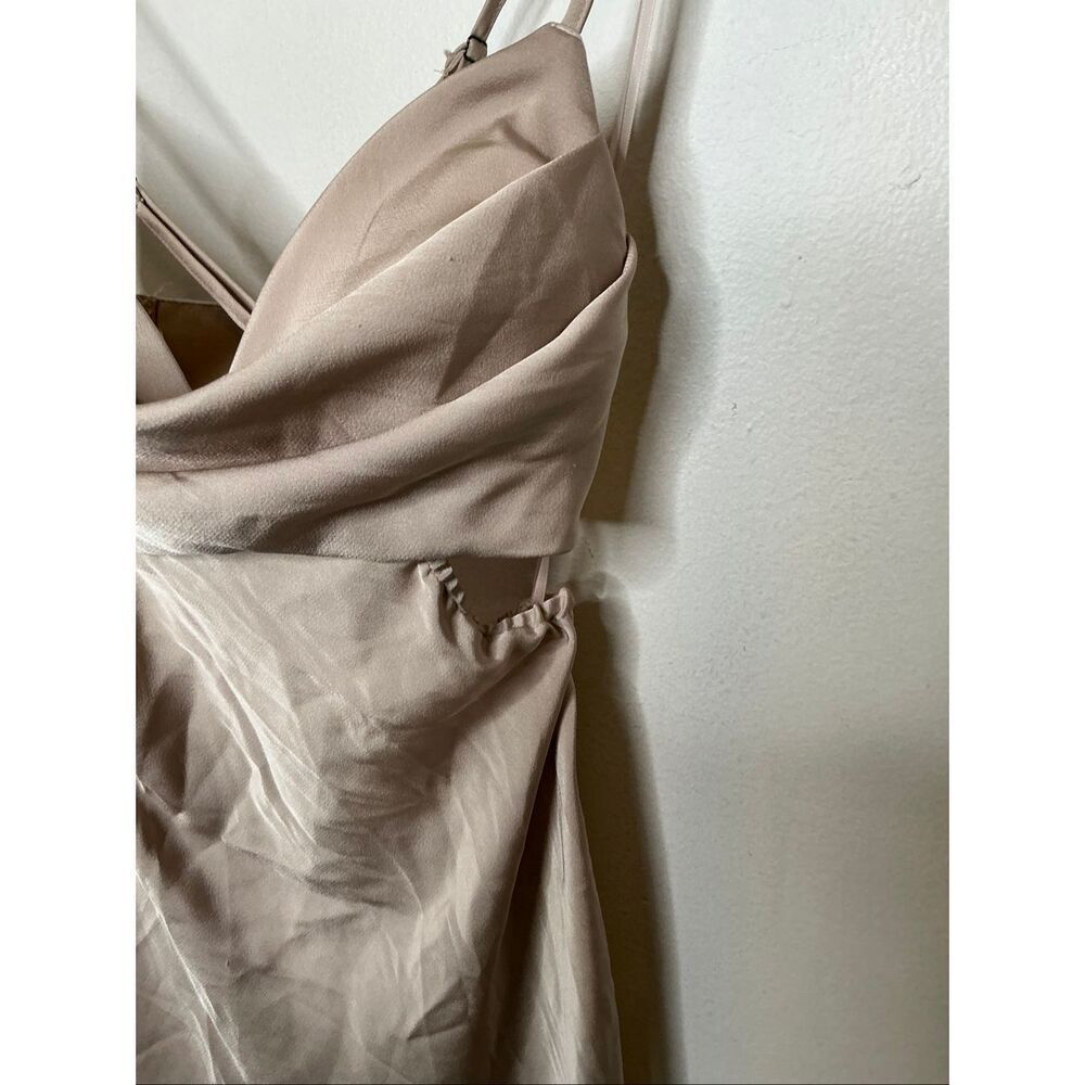 Lilyful Cut Out Evening Dress - Picture 6 of 9